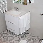 Anabelle Bed And 4*