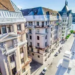 Anabelle Bed And Budapest