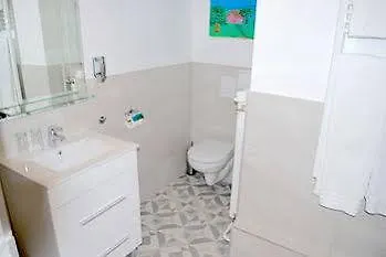 Anabelle Bed And לינה וארוחת בוקר 4*