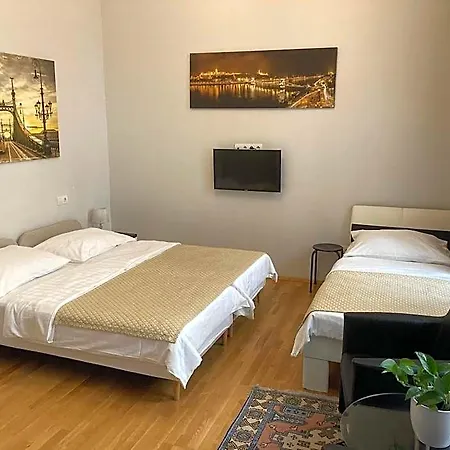 Anabelle Bed And 4*