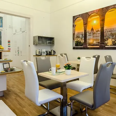 Anabelle Bed And 4* Budapest