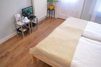 Anabelle Bed And 4*