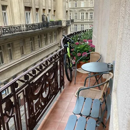 فندق مبيت وإفطار أنابيل مبيت وإفطار بودابيست
