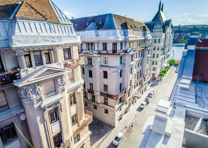 Anabelle Bed And Budapest